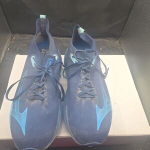 Mizuno Blue and Aqua Athletic Shoes